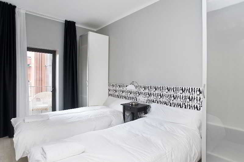 Fira Apartments By Gaiarooms Barcelona Exterior photo