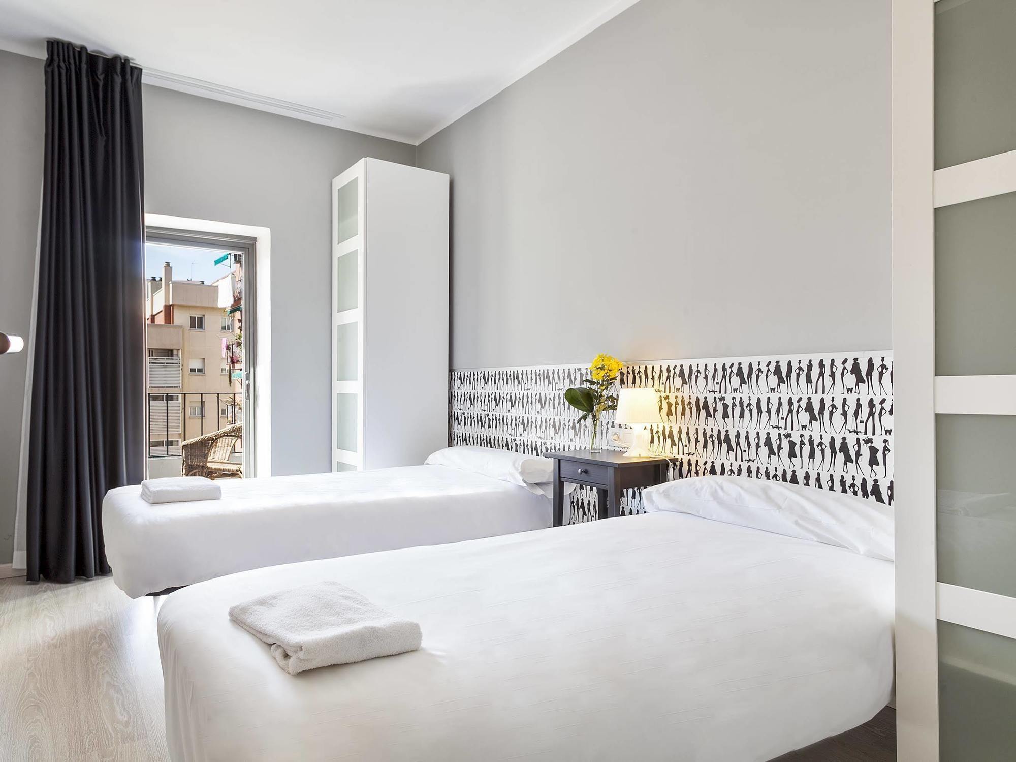 Fira Apartments By Gaiarooms Barcelona Exterior photo