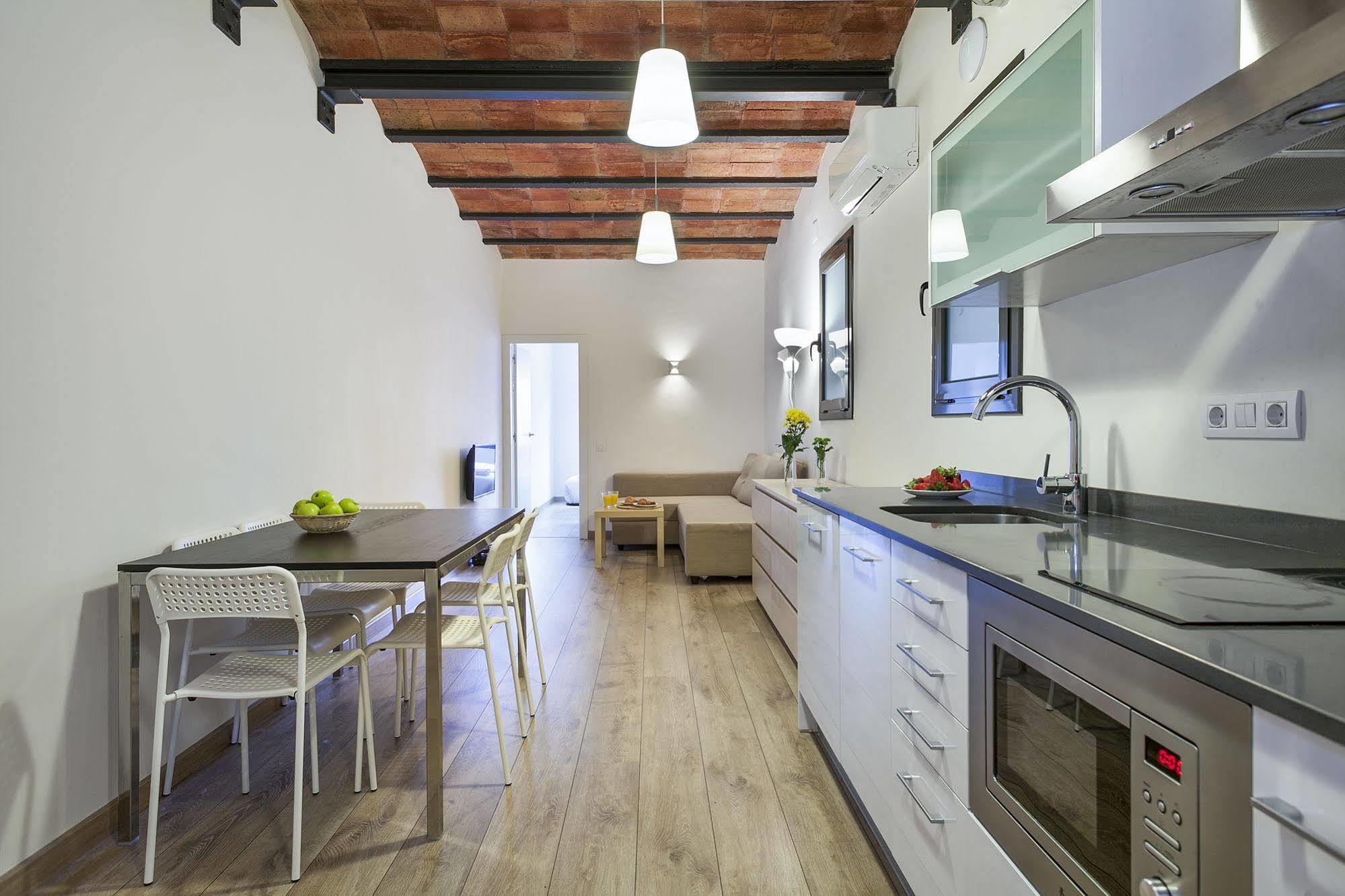 Fira Apartments By Gaiarooms Barcelona Exterior photo