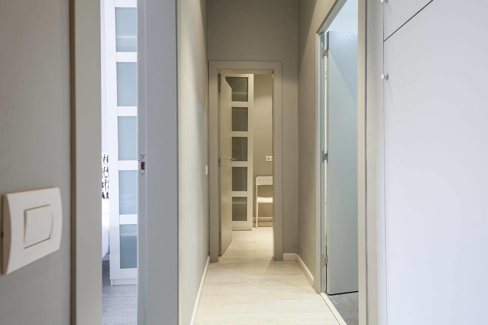 Fira Apartments By Gaiarooms Barcelona Exterior photo