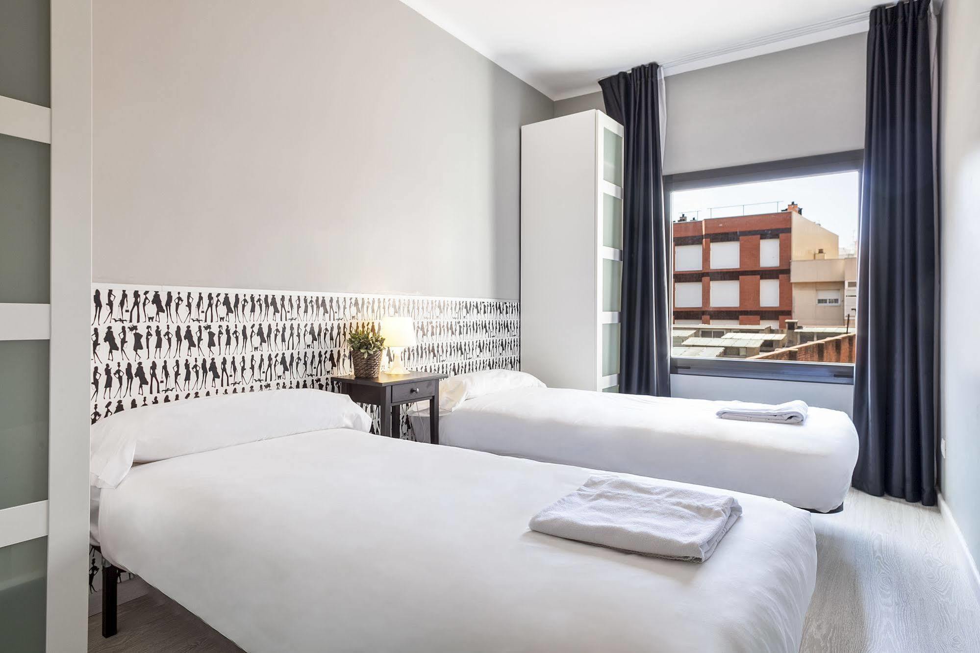 Fira Apartments By Gaiarooms Barcelona Exterior photo