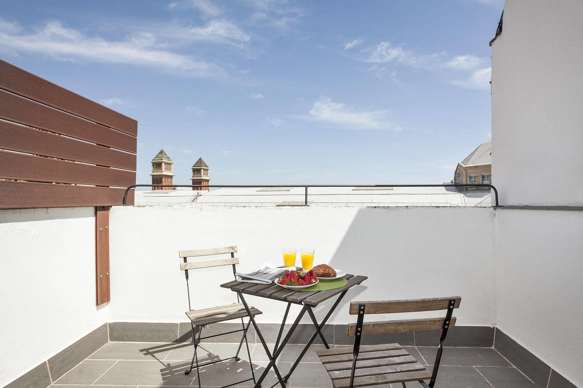 Fira Apartments By Gaiarooms Barcelona Exterior photo