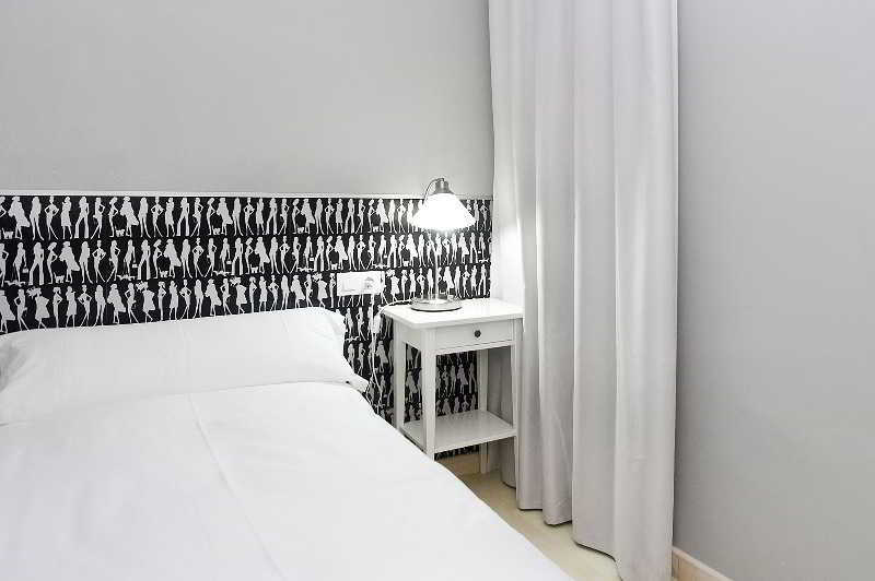 Fira Apartments By Gaiarooms Barcelona Exterior photo